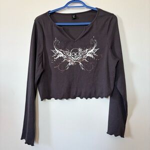 🎉4/30$🎉 Gray Long Sleeve Top with Skull Design✨🩶